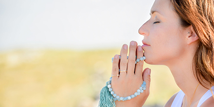 couverture de : Bien d&eacute;buter en yoga avec Natasha St Pier