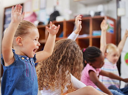couverture de : Langue des Signes Fran&ccedil;aise pour les professionnels de la...